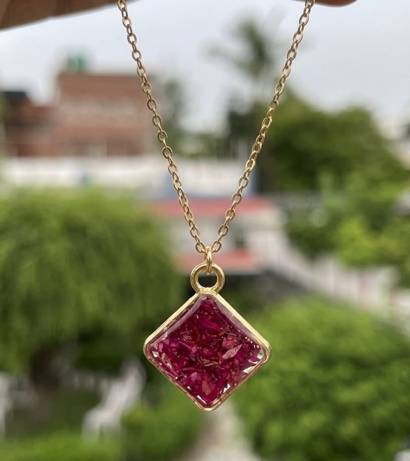 Golden rose petals necklace